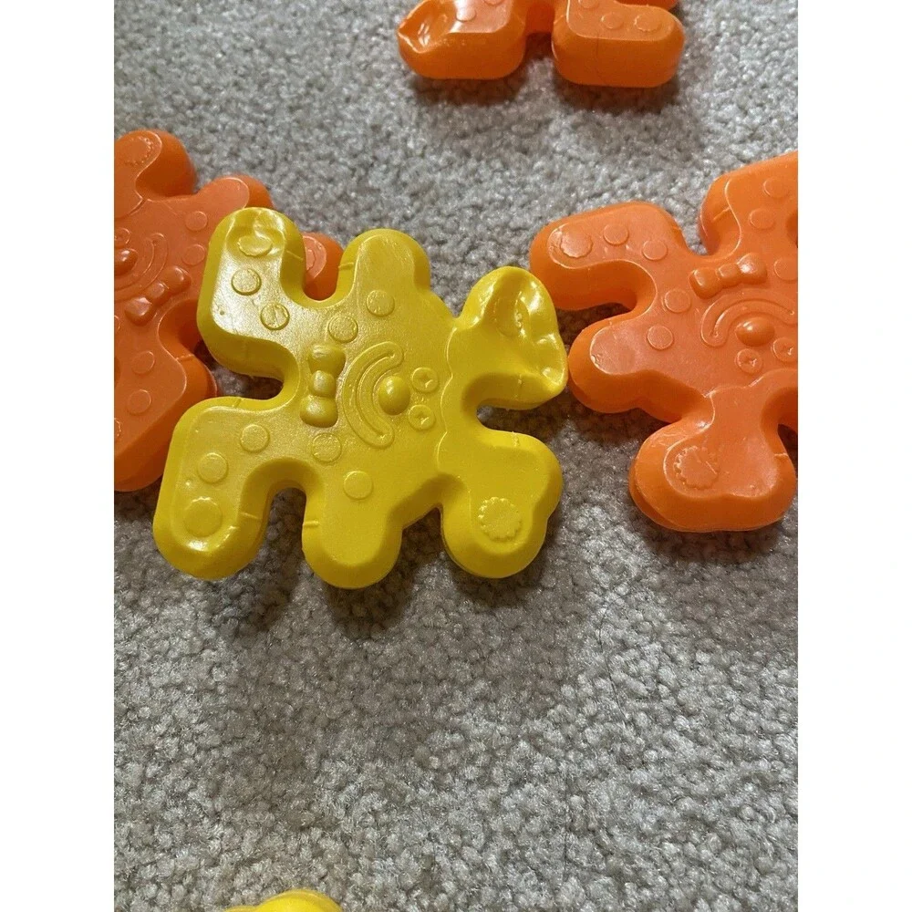 61pc Vintage Stackable Interlocking Building Toy Clowns & Bunnies
